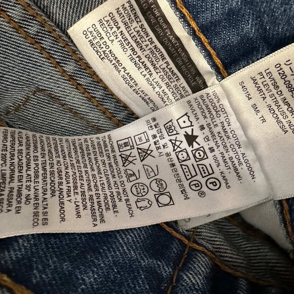 EUC- Levi's 511 Cut-Off Denim Jean Shorts (30W) - Picture 8 of 9